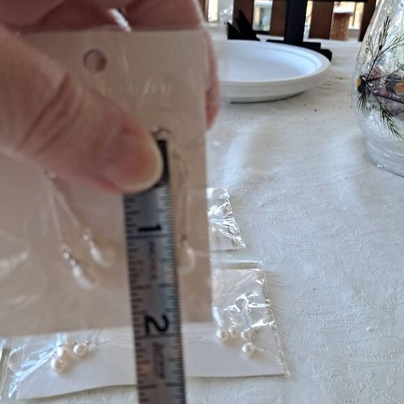 8 pairs Dangle pearl earrings Nwt - Picture 6 of 6